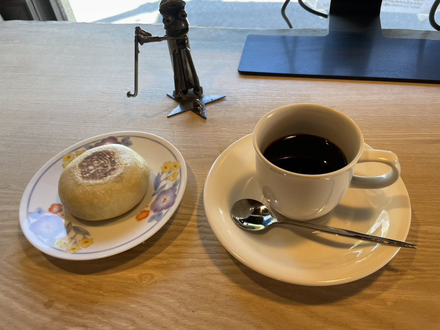 コーヒーと和のおやつ